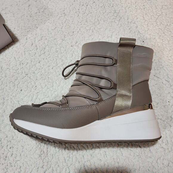 NEW DKNY Women's Perla Wedge Sneaker Boot Heeled   ash  SIZE 9.5 - Picture 3 of 7